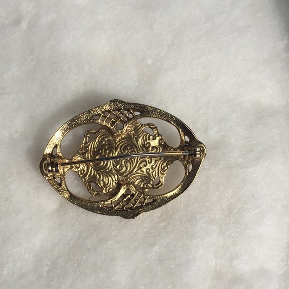 🔥 4/$25 80’s Black and Gold Pin - Picture 2 of 3